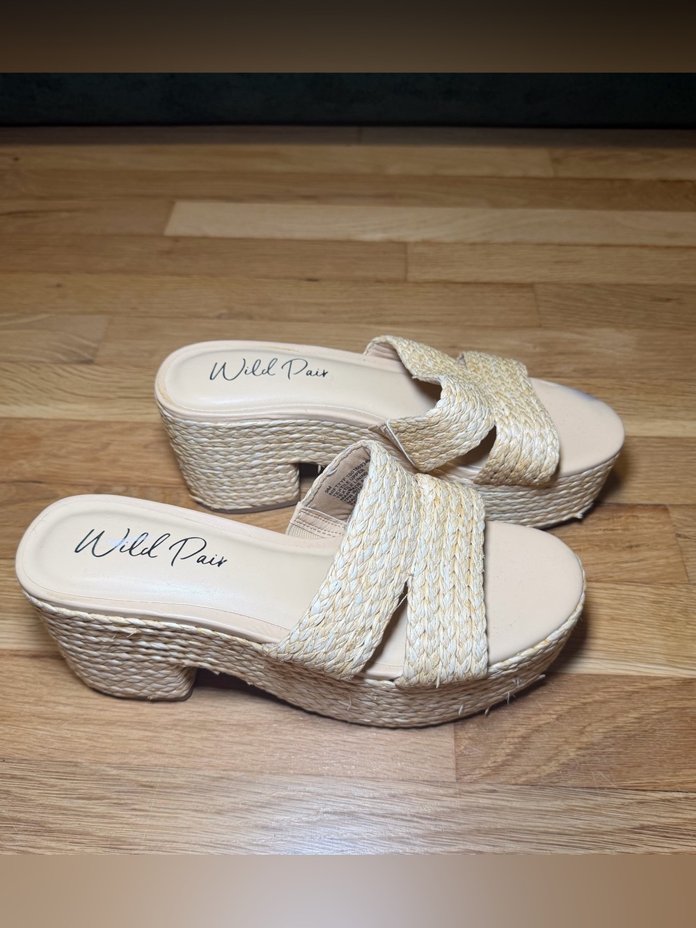 Wild Pair Natural Woven Platform Block Heel Sandals 
Women’s size 9